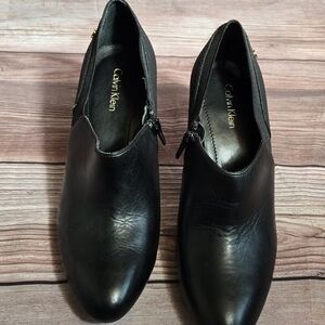 Calvin Klein Womens Heel